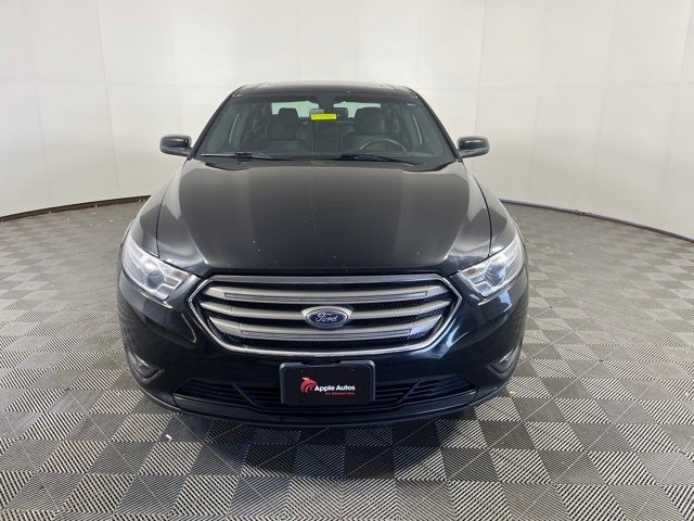 Used 2018 Ford Taurus SEL with VIN 1FAHP2E83JG129292 for sale in Shakopee, Minnesota