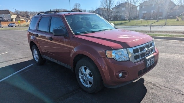 Used 2011 Ford Escape XLT with VIN 1FMCU0DG9BKA68471 for sale in Shakopee, Minnesota