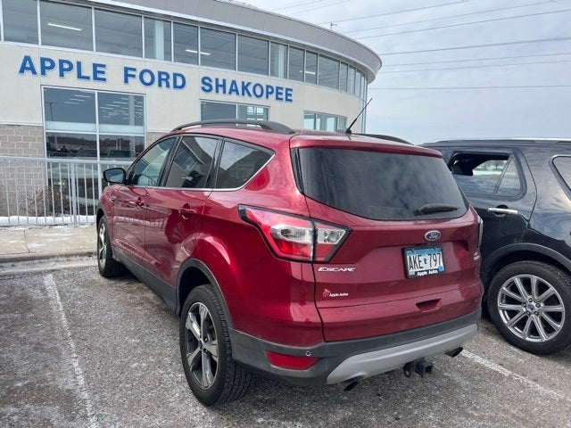 Used 2017 Ford Escape SE with VIN 1FMCU9G90HUE26104 for sale in Shakopee, Minnesota
